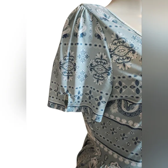 LuLaRoe Light Teal, Stretchy Midi Dress - Picture 4 of 6